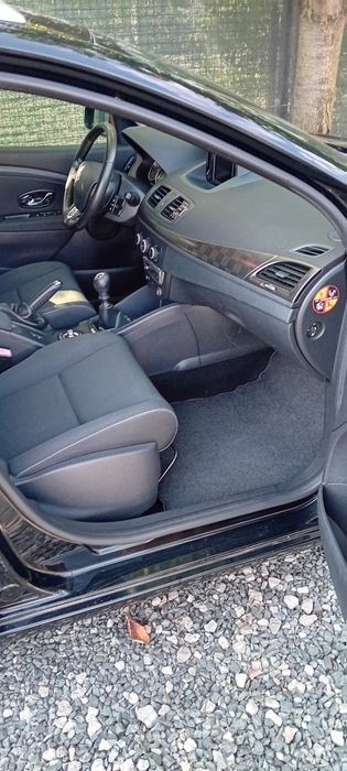 Renault megan 3  1.5 dci Km REALI se trec pe factura Carte service Ren