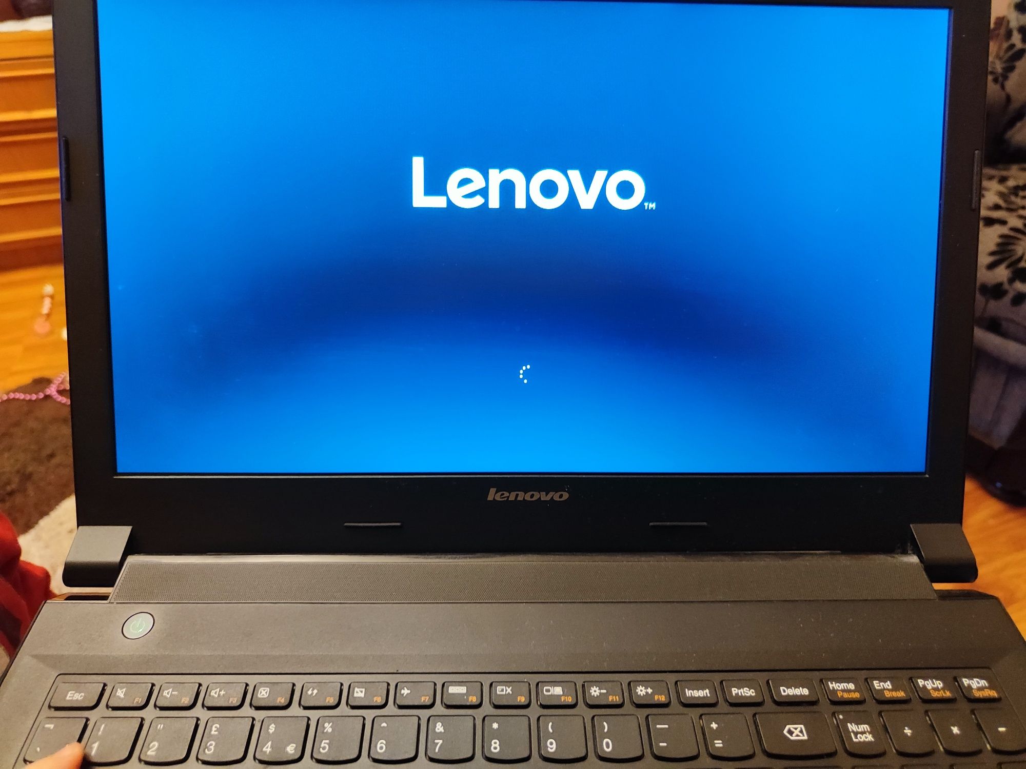 Laptop Lenovo foarte puțin folosit