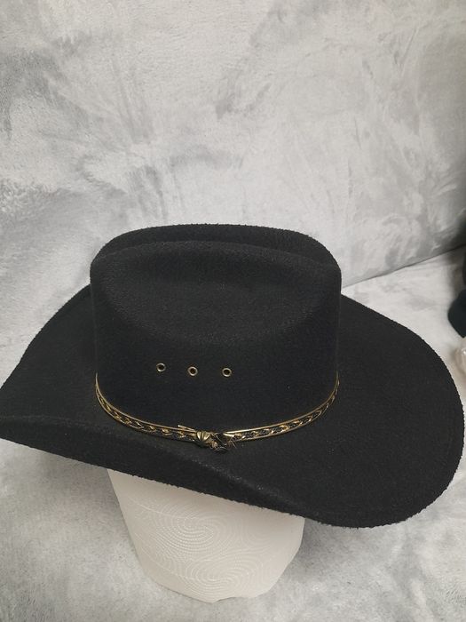 Vând pălărie cowboy originala.