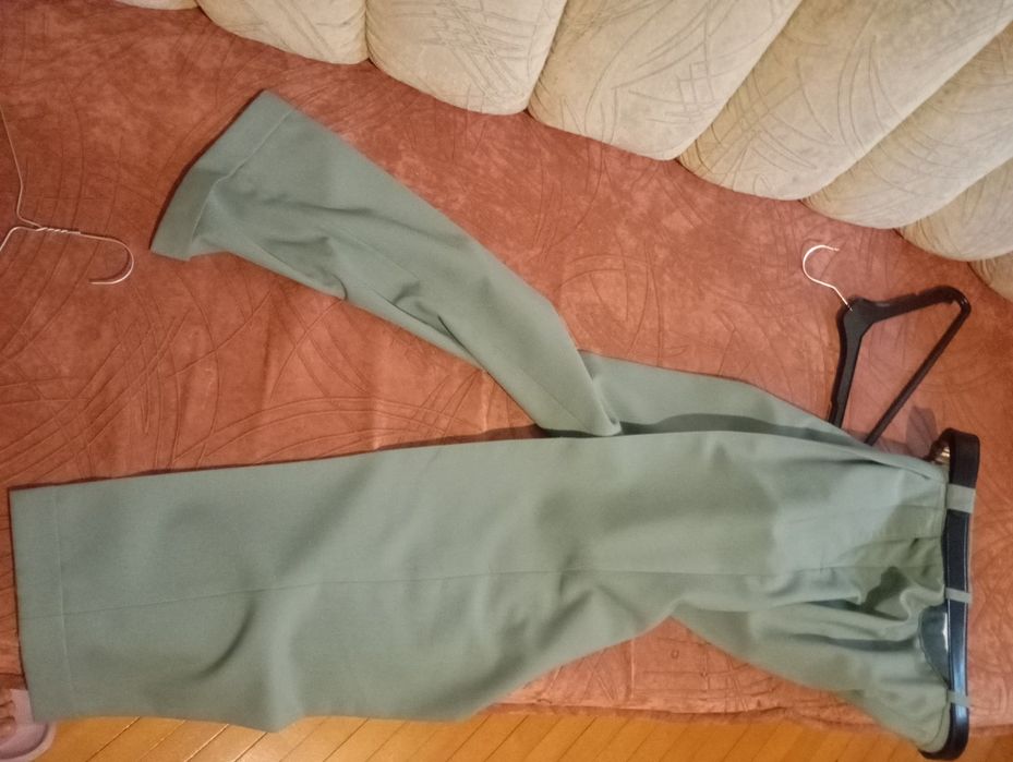 Pantaloni bărbați de culoare verde mentă mărimea 50_52 de vară pentru
