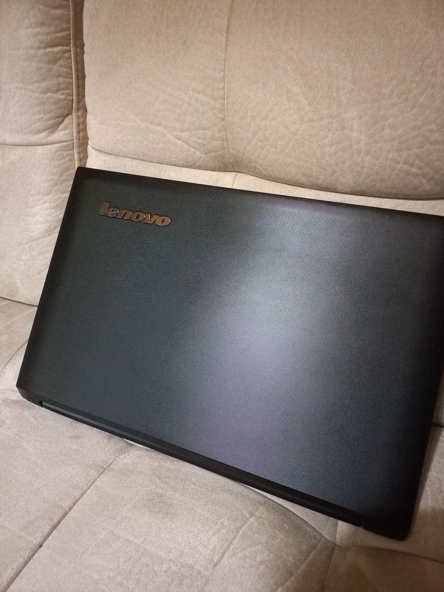 Лаптоп Lenovo  топ състояние