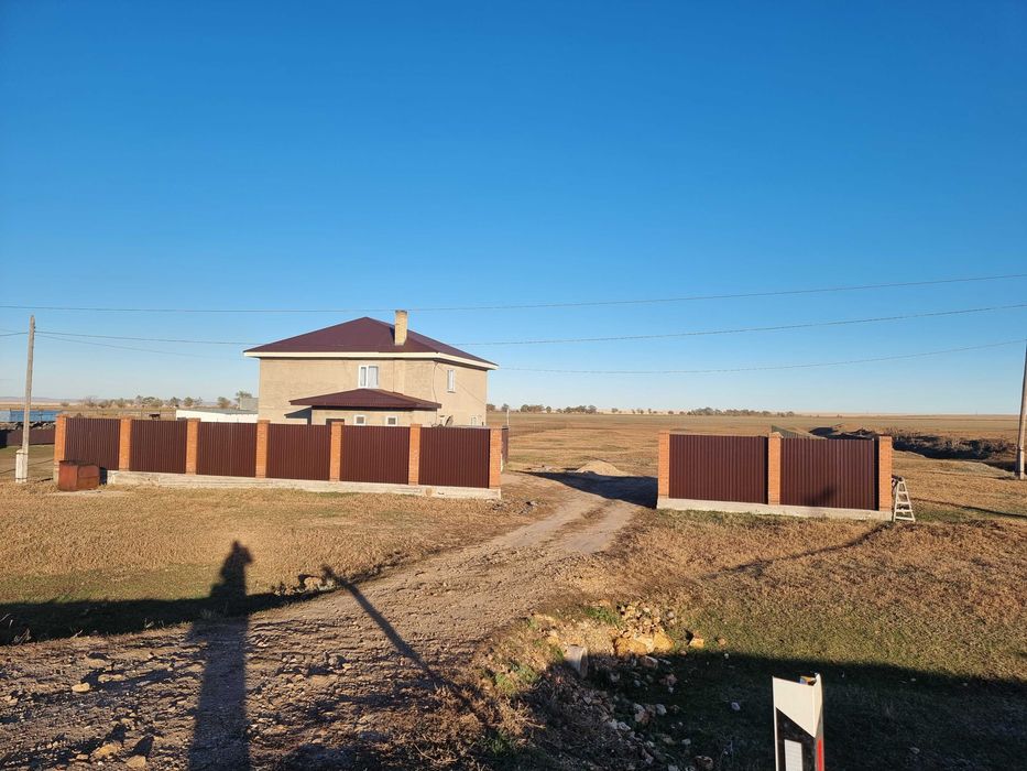 Продам дом. 144кв.м земельный участок 25соток. Ул.Полевая 50