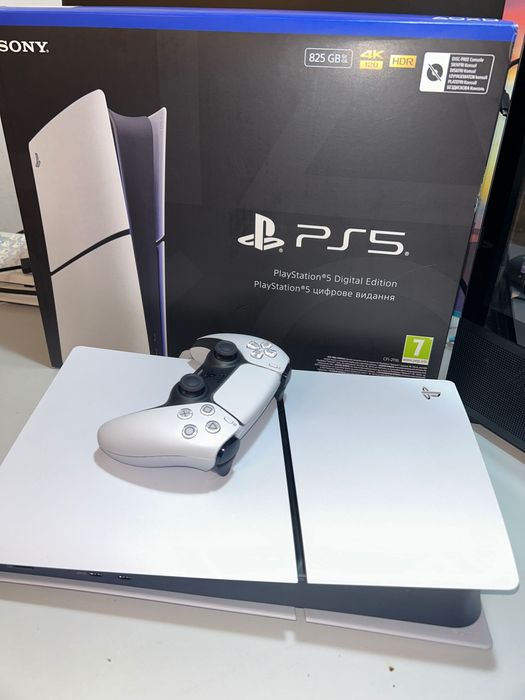 Consola PlayStation 5 Digital Edition Slim, 1TB SSD+ controller- noua