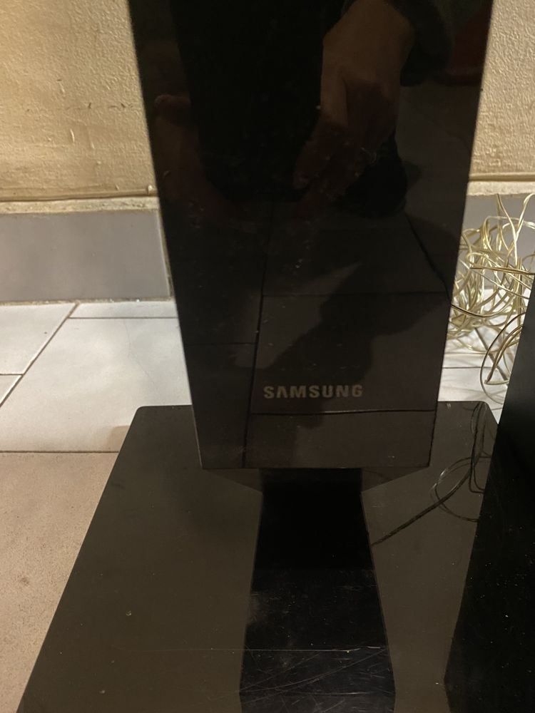Тонколони и суббуфер samsung