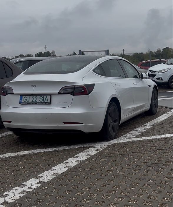 Predare leasing tesla model 3