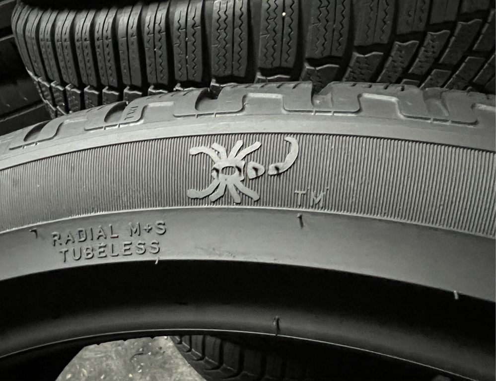 DOT:22г. 255/40/22 PIRELLI 4бр. 7.7мм