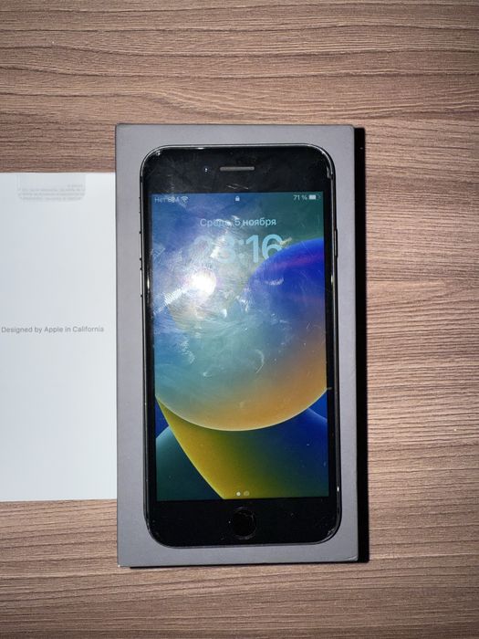 Айфон 8 с коробкой 64 гб