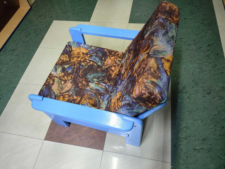 Тапицирани Фотьойли 3 бр и канапе добре запазени и здрави на топ цена