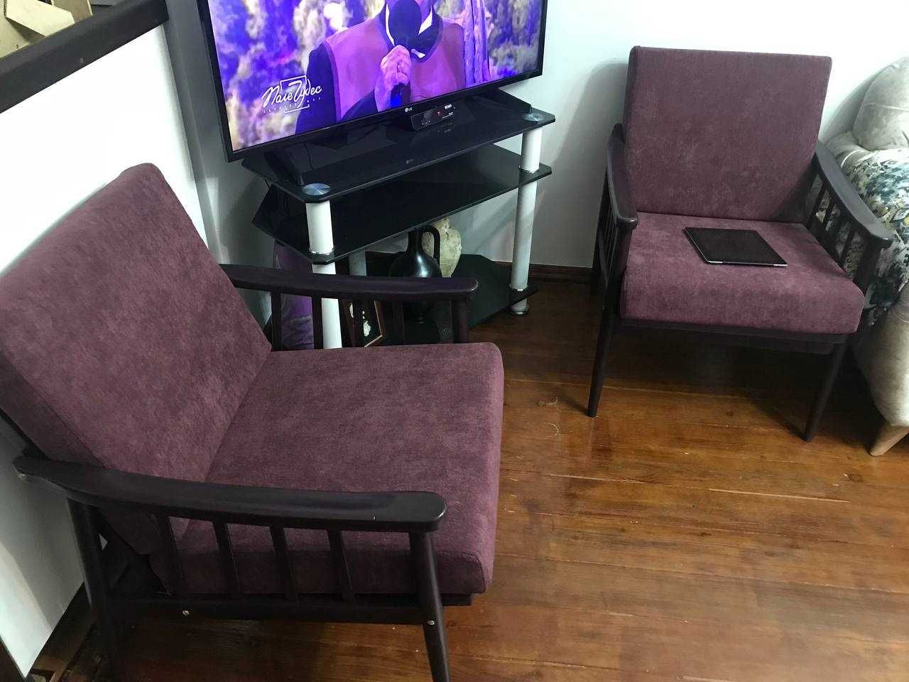 Комплект из двух кресел