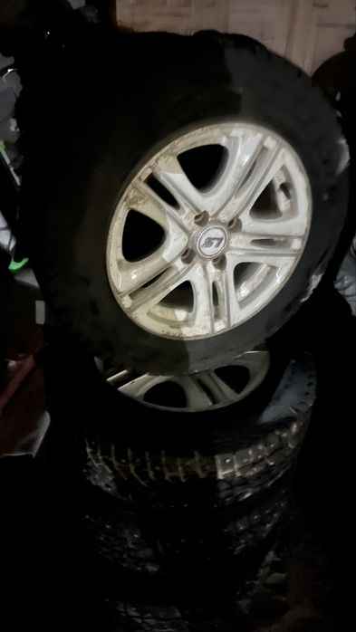 Продам зимние шины с дисками р14