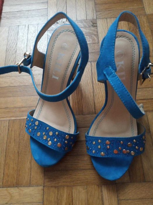 Pantofi diverse culori