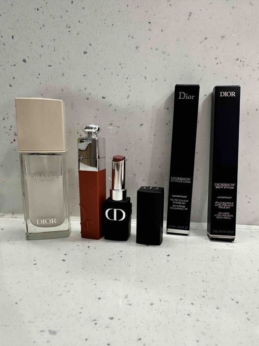 червило Dior  ,bobbi brown фон дьо тен, руж сенки ,YSL спирала червило