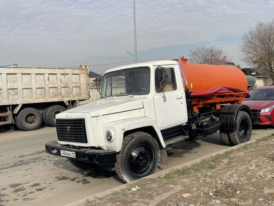 Ассенизатор говновоз