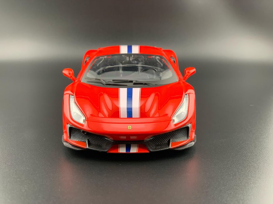 Macheta auto Ferrari 488Pista, Bburago, 1/24