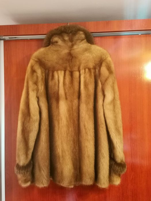 Haină de blană nurca-de vânzare.