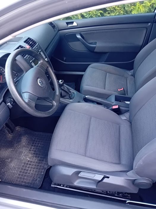 Vand Vw Golf 5,numai 46.000 km,1,4 l benzina