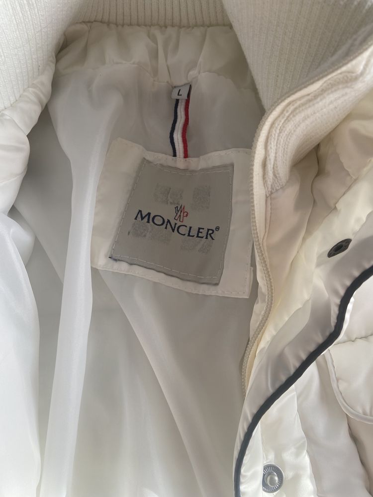 Geaca Moncler marime S/M