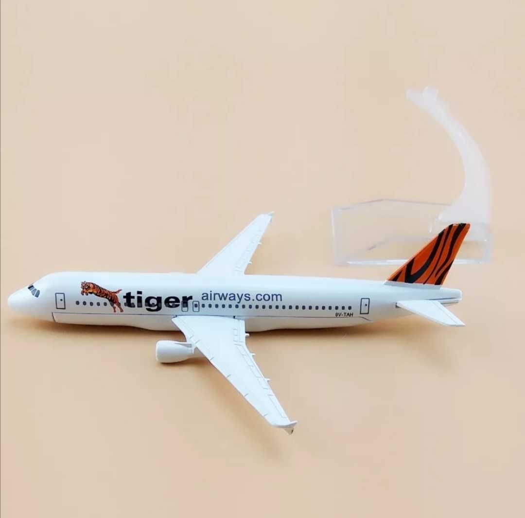 Macheta avion Tiger Airways Singapore / metal / 16 cm