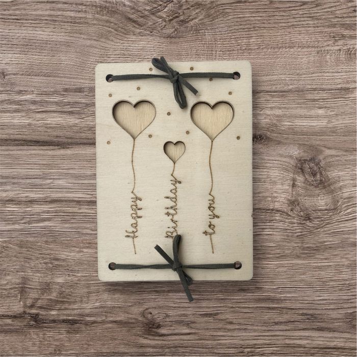 Felicitare din lemn gravată