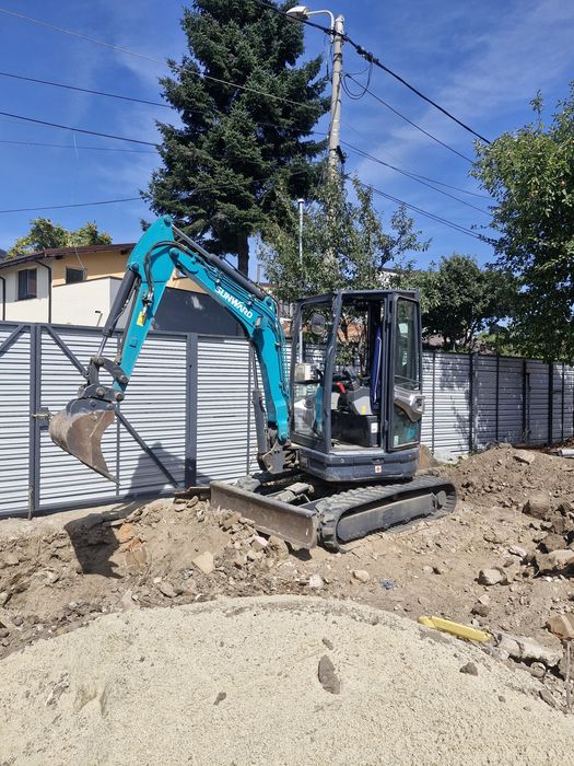 Închiriez Miniexcavator cu operator (București / Ilfov)