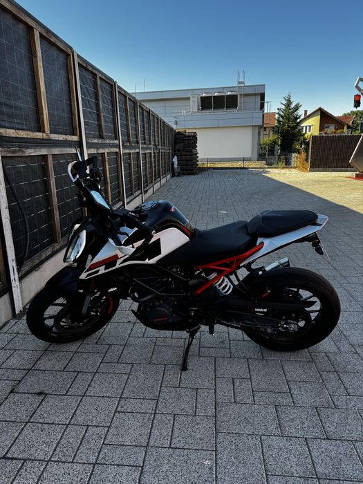 ktm duke 125cc BMW Honda Kawasaki Yamaha