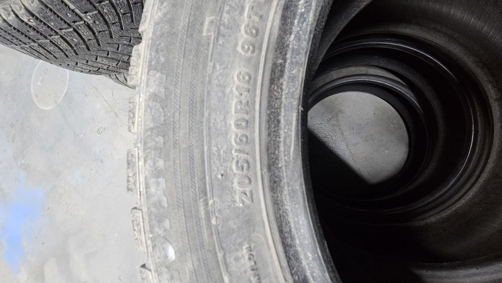 Продам комплект 205/60/16 kapsen