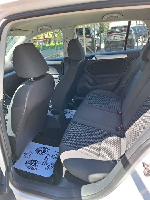 Vand Golf 6 - 1.6 diesel, an 2011 - 3.490 euro nenegociabil