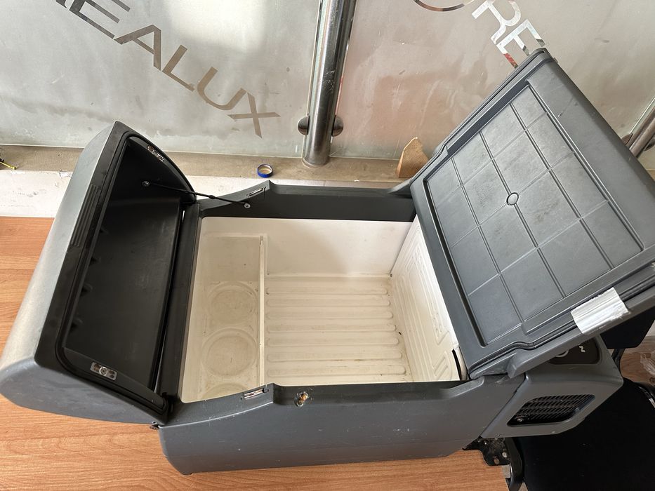 Хладилник 12/24 волта за кемпер, бус, камион