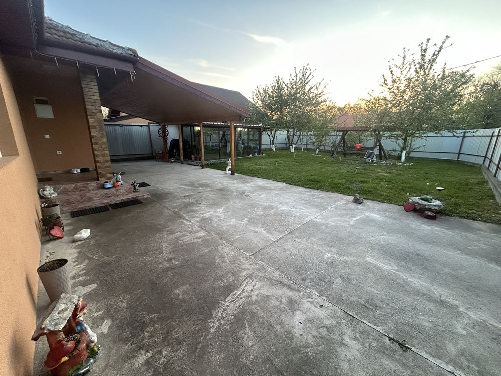 Casa de vanzare Iezureni