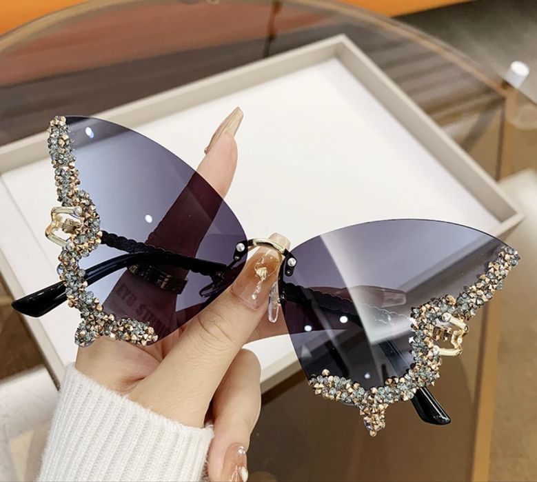 Очки в форме бабочки