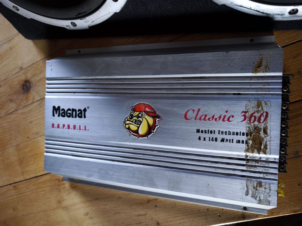 Бас каса  два баса със забележки и усилвател Magnat