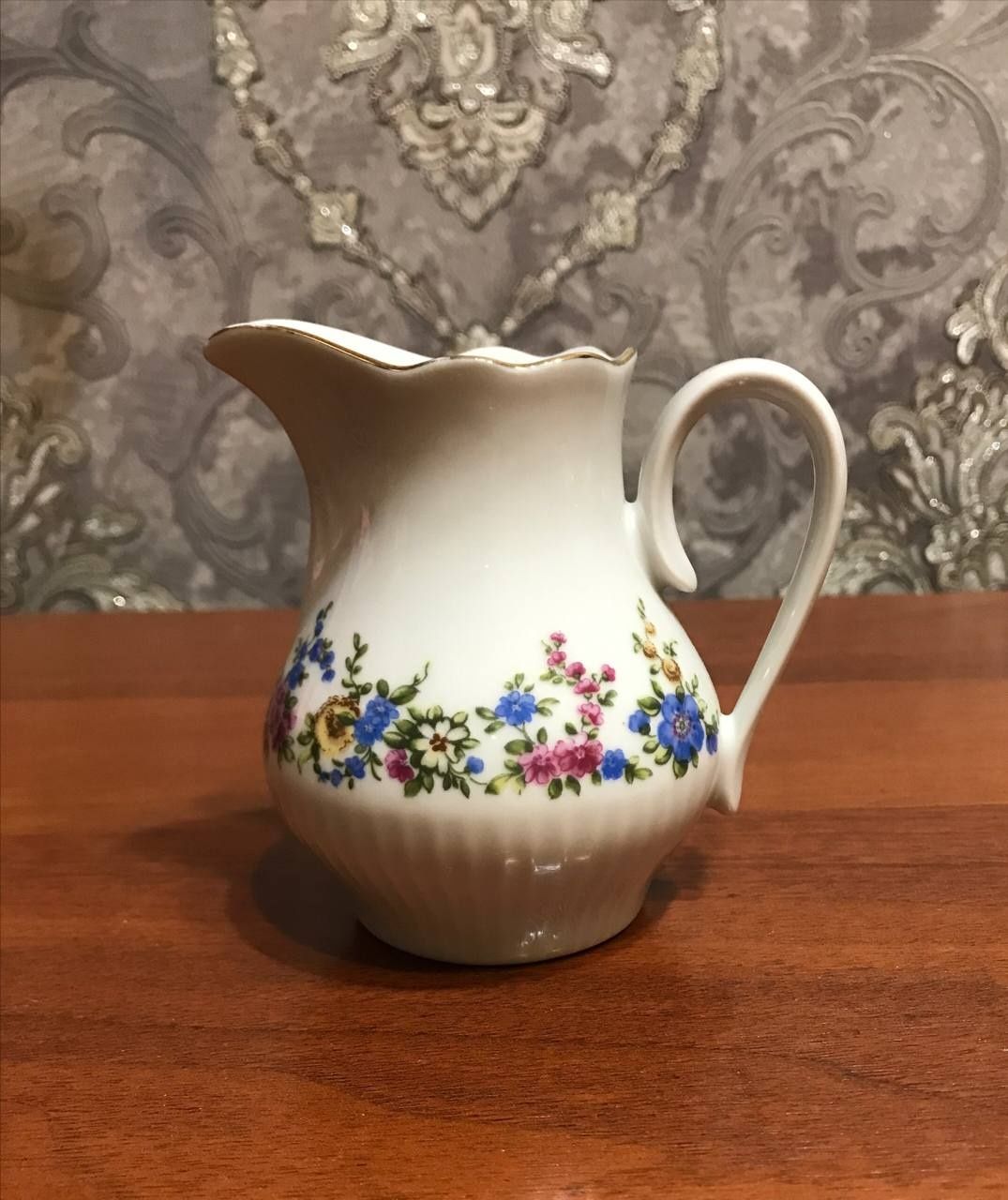 Молочники от сервизов.