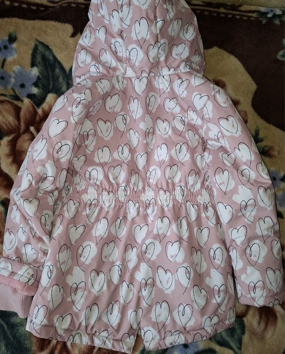 Продам куртку на девочку