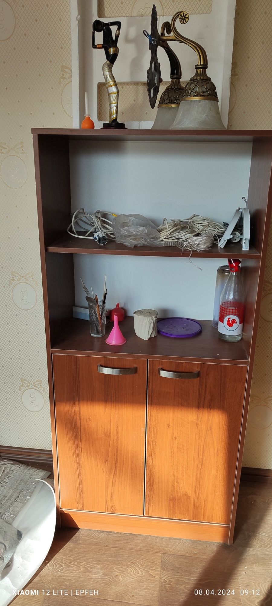 Продам шкафы для офиса в количестве 2 штуки.