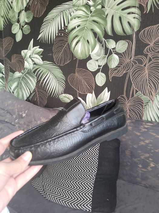 Обувь женская и мужская (кизлар ва угил болалар оёк кийимлари)