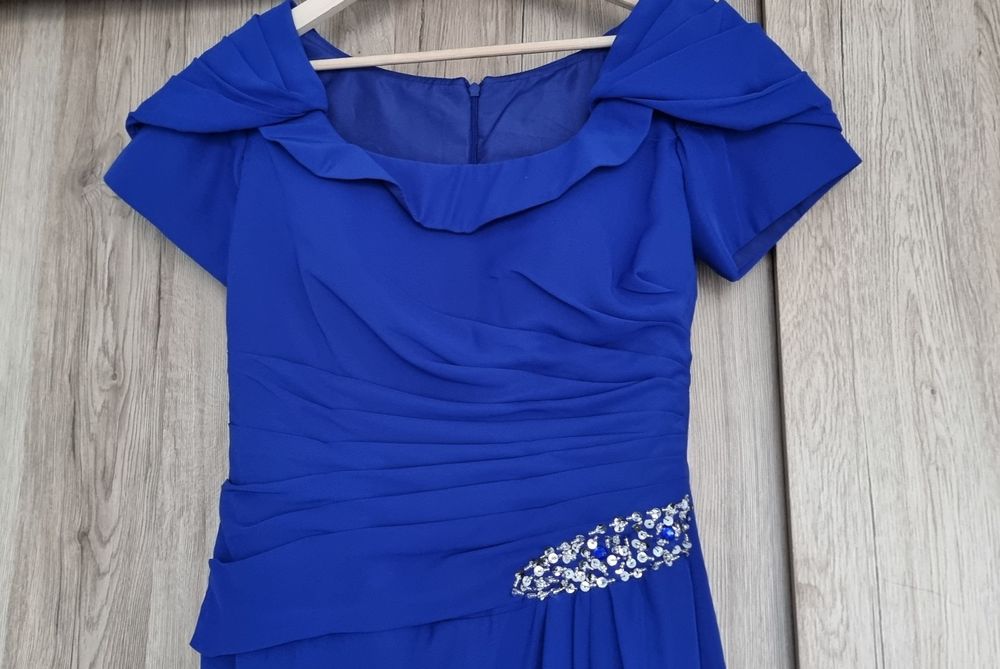 Официална дълга рокля в синьо