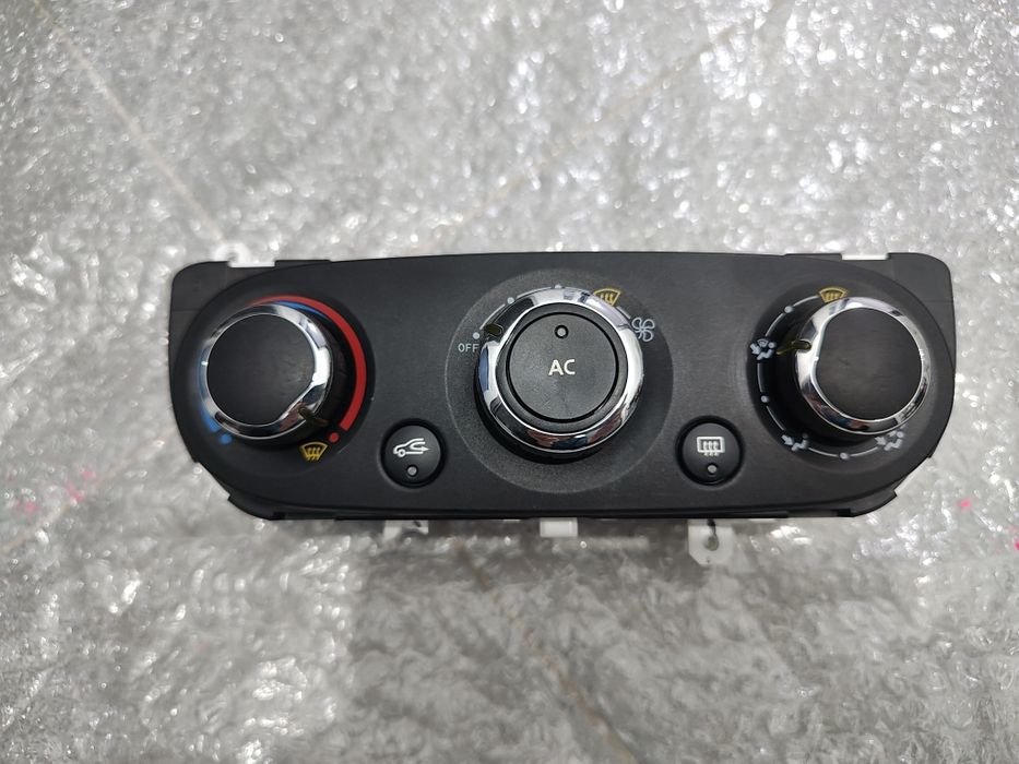 Panou comanda clima Renault Clio 4