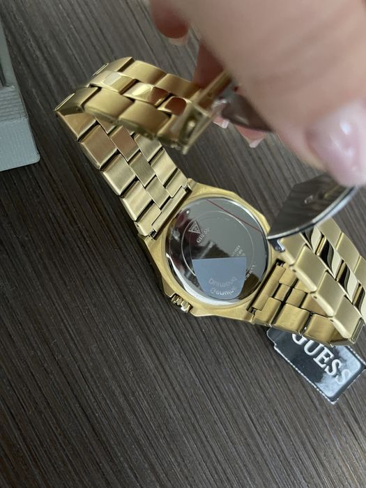 Ceas Guess, nou cu eticheta