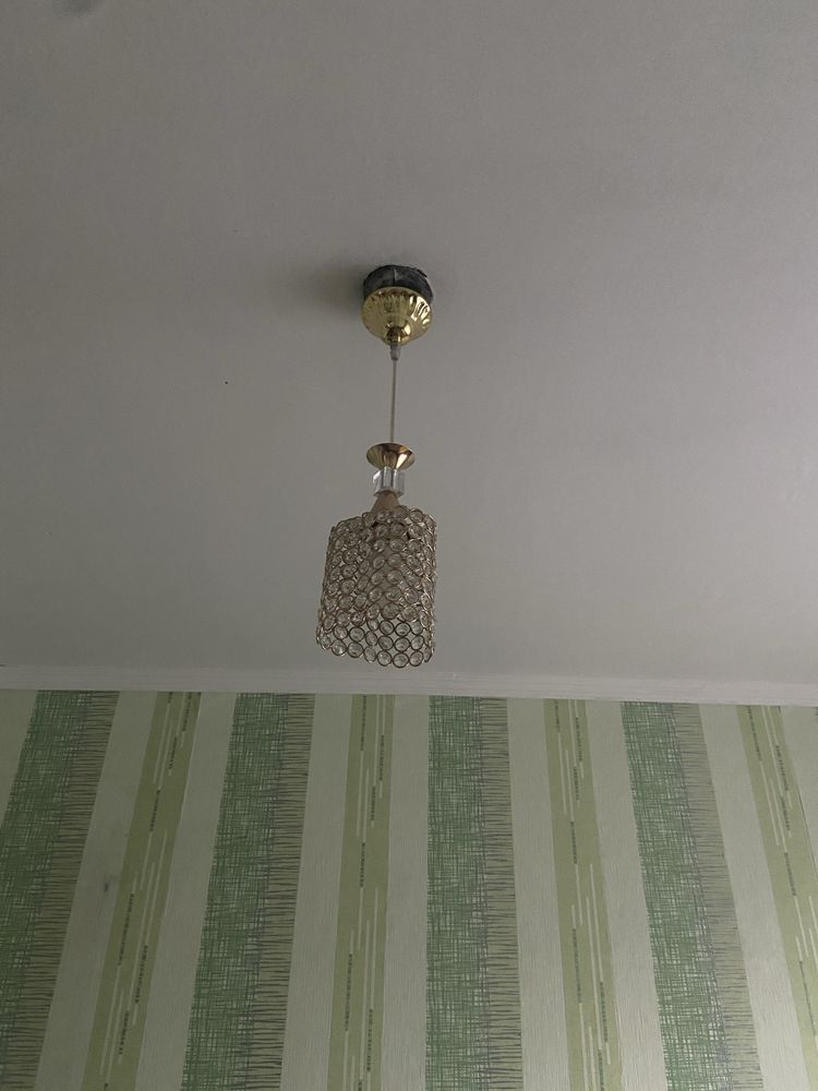 Люстра срочно продам