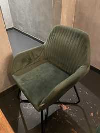 Vand scaune de catifea verzi