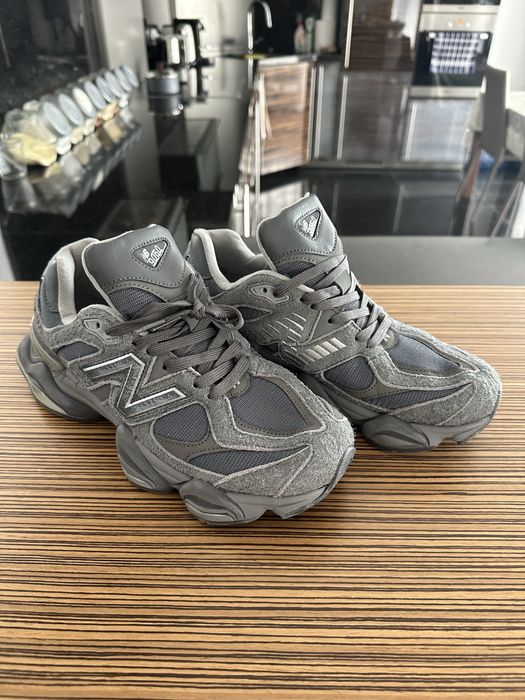 Adidasi New Balance 9060