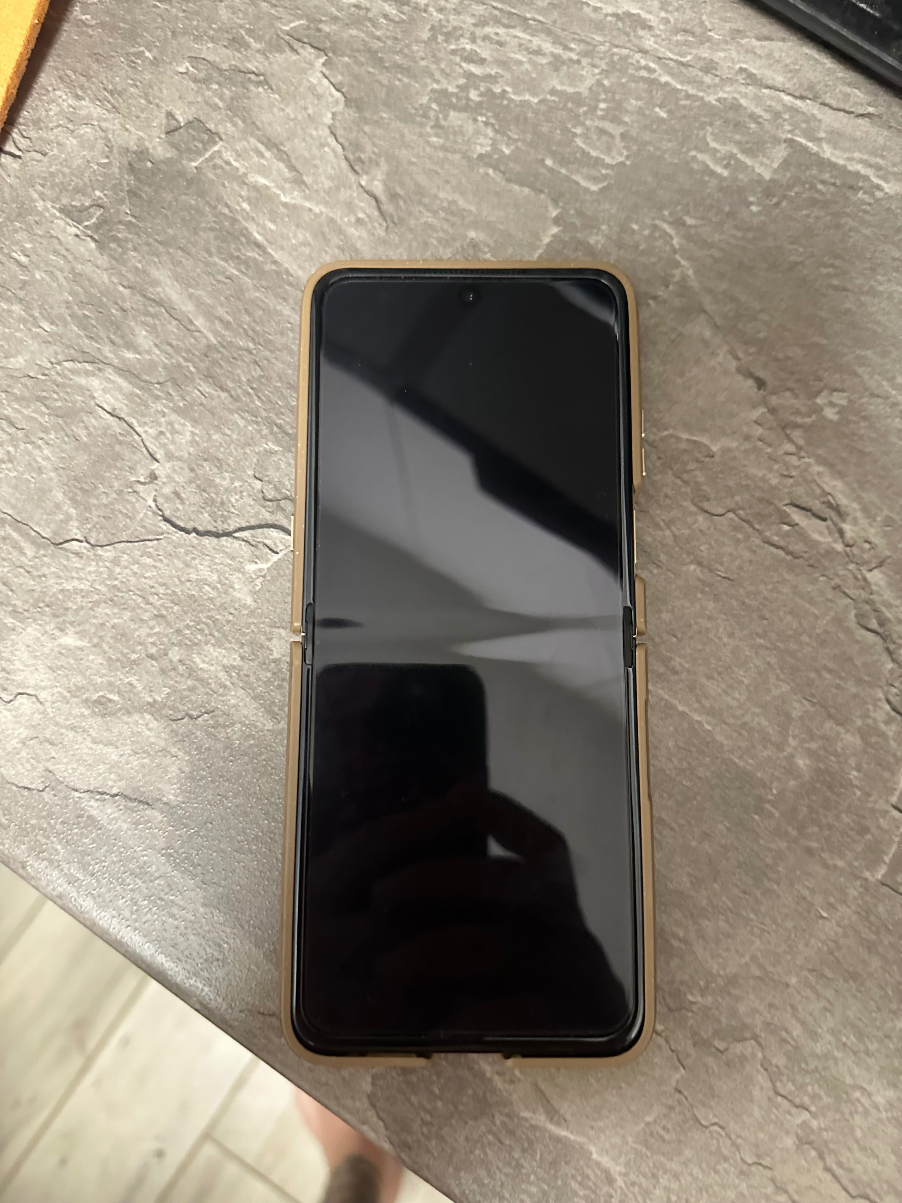 Мобилен  Телефон  Моторола Razr  60 ULTRA 5G 16/512GB  цвят дърво