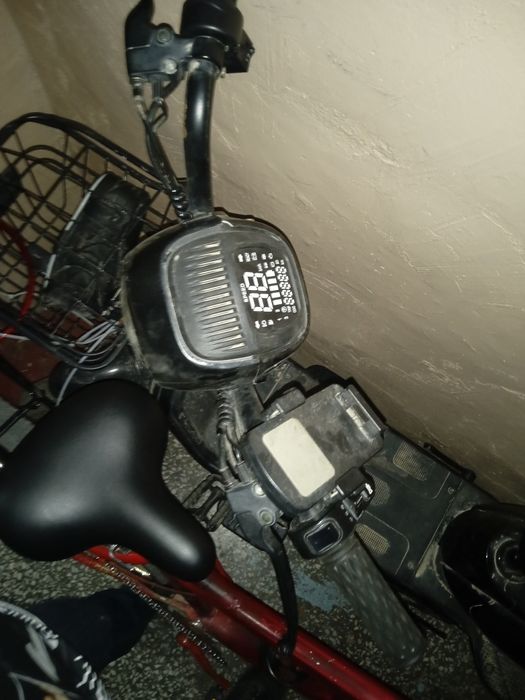 Продам скутер состояние хорошее но нет блок питания