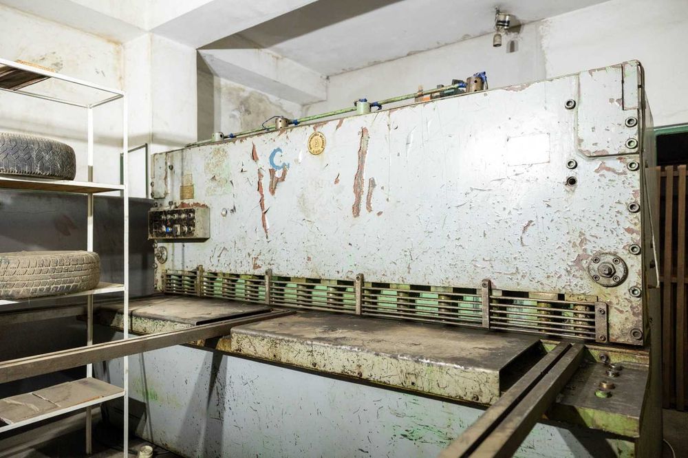 Vand foarfeca -ghilotina industriala.