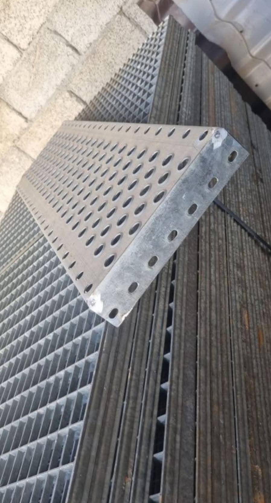 Scari exterioare de isu
