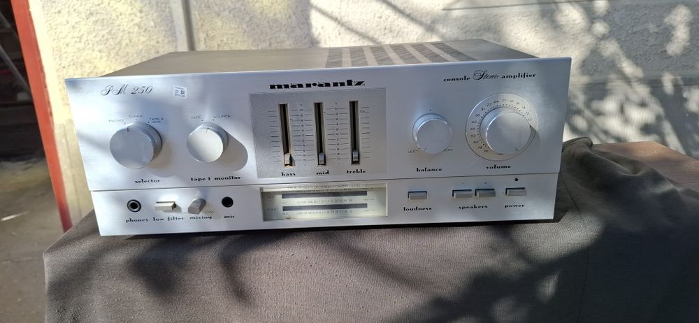 Vând amplificator MARANTZ pm 250