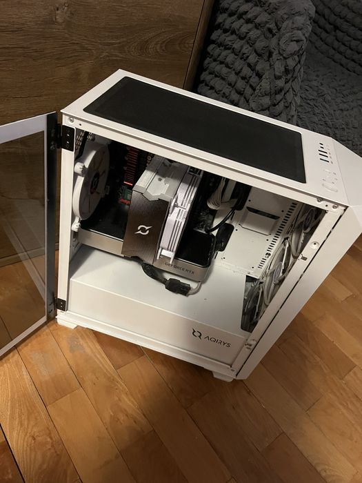 Vand pc gaming i5 12400F si placa video 3060 ti