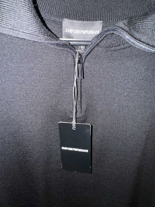 NOU cu eticheta ! Emporio Armani Pulover Virgin Wool Marime L