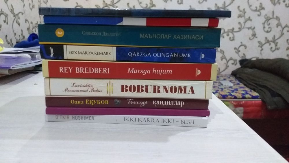 Kitoblar sotiladi arzon narxda, alohida ham sotaman