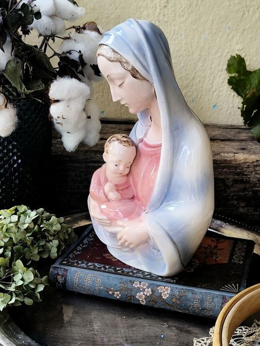 Порцеланова фигура Hertwig & Co